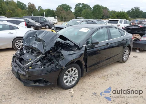 2018 Ford Fusion S z USA, uszkodzony, nr VIN 3FA6P0G70JR125712